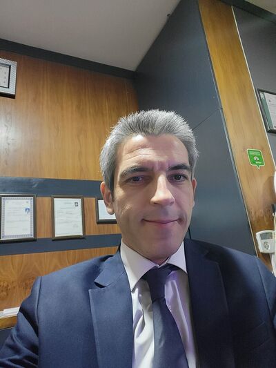  ,   Emrah, 40 ,   ,   , c 