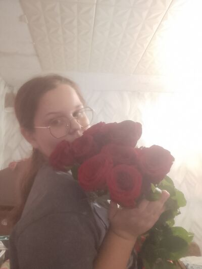  ,   Veronica, 19 ,   