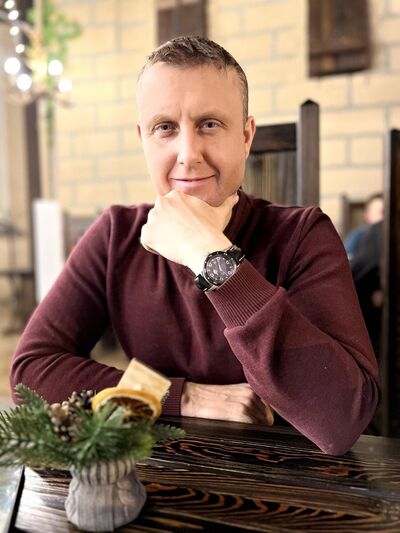  ,   Alex, 42 ,   ,   