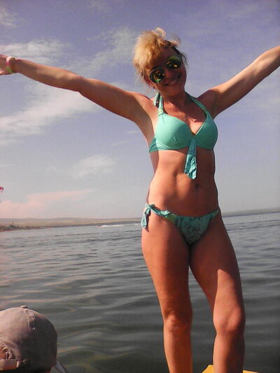  ,   Olia, 44 ,  