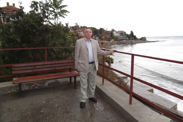  ,   Konstantin, 65 ,   c 