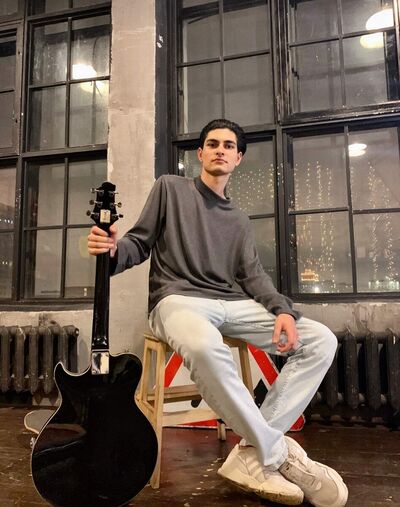  ,   Armen, 23 ,   ,   , c 