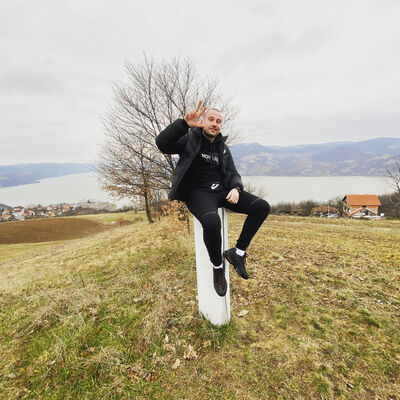  Backa Topola,   Nikola, 27 ,   ,   