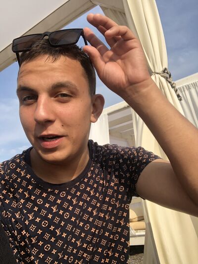  ,   Vlad, 21 ,   ,   