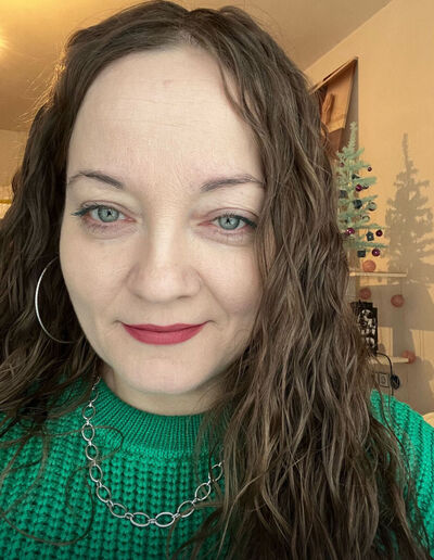  ,   Anett, 42 ,   c , 