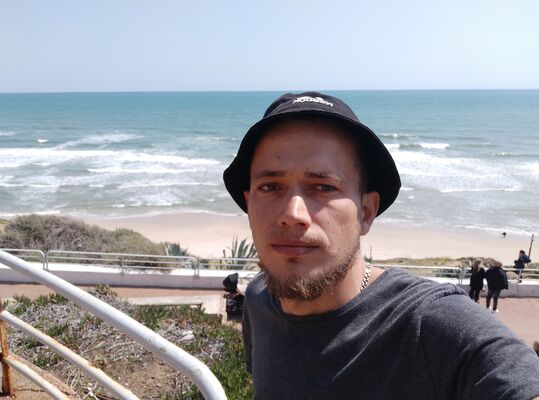  ,   Grisa, 33 ,   ,   