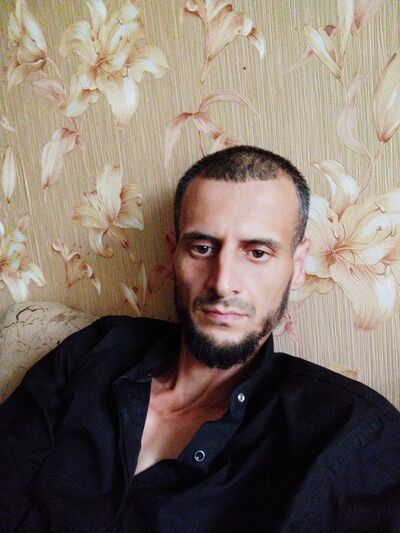  ,   Amir, 33 ,   ,   