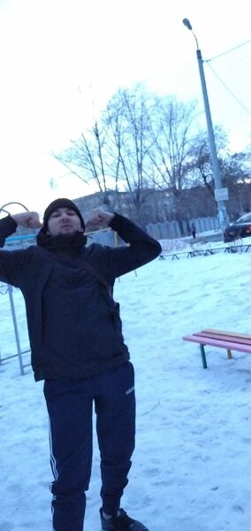  ,   YUNG HEFNER, 28 ,     , c 