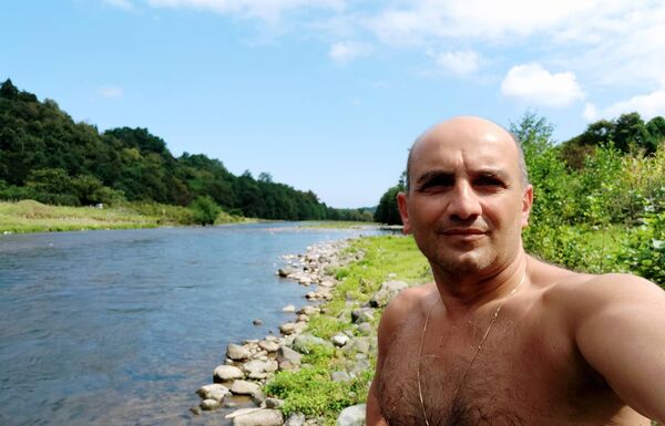  ,   Lasha, 37 ,   ,   , c 