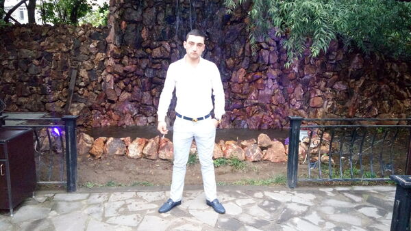 ,   Eduard, 33 ,   