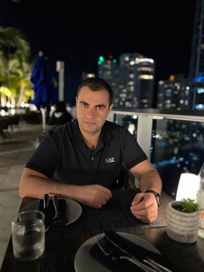  West Hollywood,   ARTUR, 37 ,   ,   