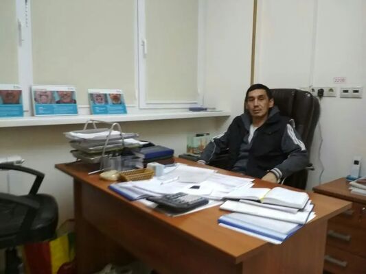  ,   Artur, 46 ,   ,   