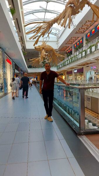  ,   Hamdam, 35 ,   ,   