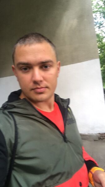  ,   Leon, 36 ,   