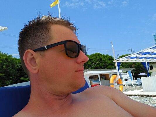  ,   Artem, 39 ,   ,   