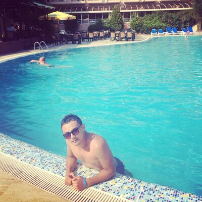  ,   Bek, 35 ,   