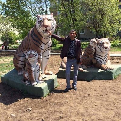  ,   Hovsep, 42 ,  