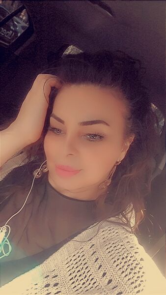  ,   Elyanora, 43 ,   ,   