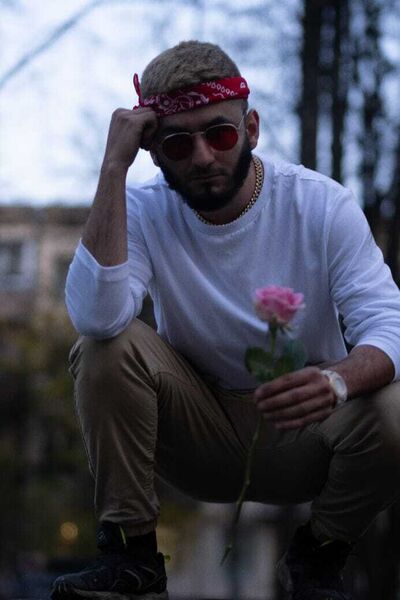  ,   Emin, 25 ,   ,   , c 