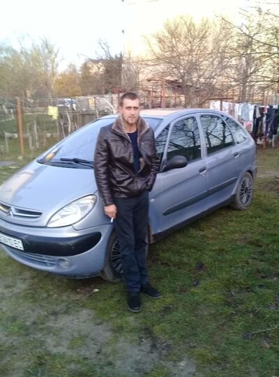  ,   Ivan, 32 ,  