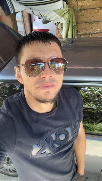  ,   Raybek, 36 ,   ,   