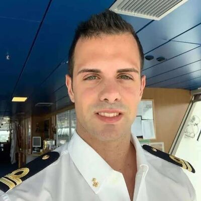  ,   Alex, 40 ,   ,   