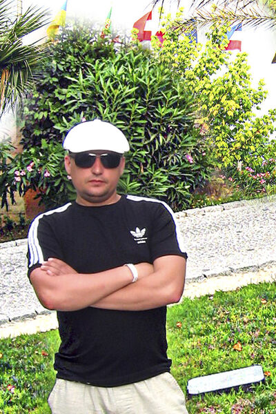  ,   Vadim, 46 ,   