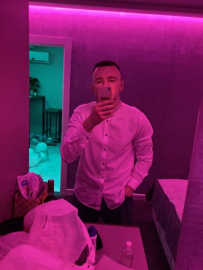  ,   Denis, 24 ,   ,   