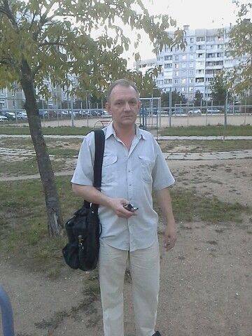  8111471  Vitgautass, 54 ,    