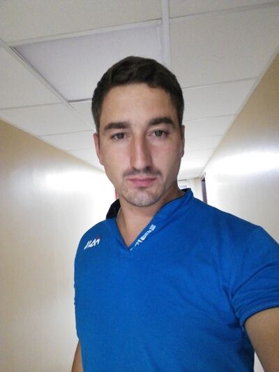  ,   Viktor, 37 ,   