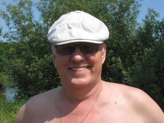  ,   Alex, 64 ,  