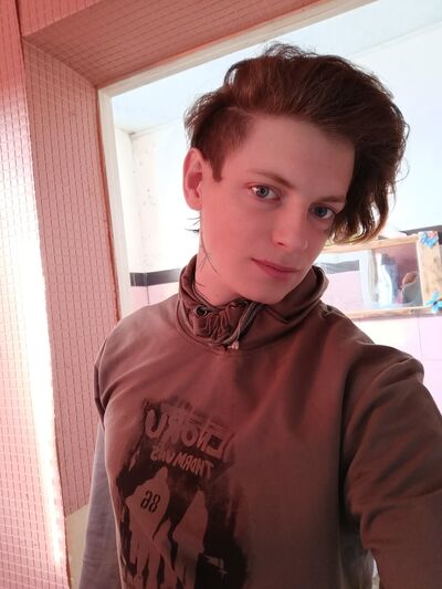  ,   Mihail, 25 ,     