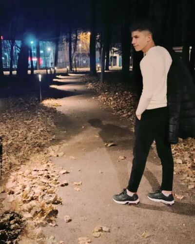  ,   Mukhammed, 19 ,   ,   , c , 