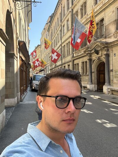  ,   Oleg, 33 ,   ,   , c 