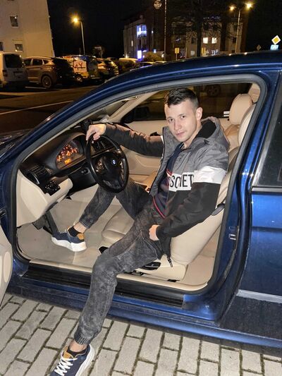  ,   Denys, 28 ,   ,   , c , 