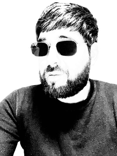  ,   Armen, 32 ,   ,   