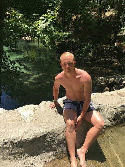  ,   Ivan, 33 ,   