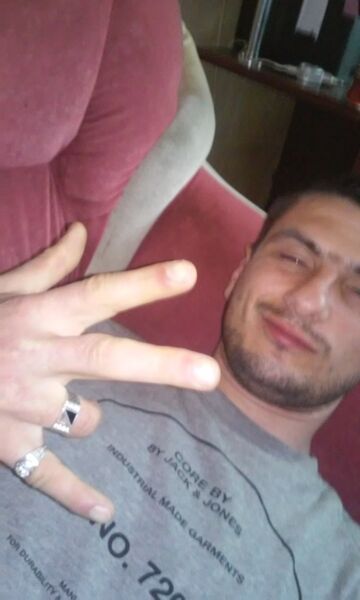  ,   Eduard, 35 ,   