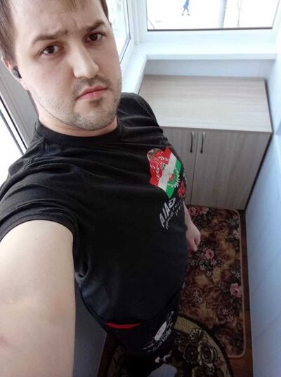  ,   Anton, 31 ,  