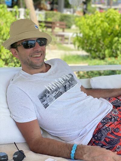  ,   David, 37 ,   ,   , c , 