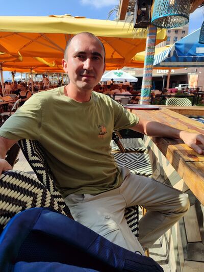  ,   Rodik, 37 ,   ,   