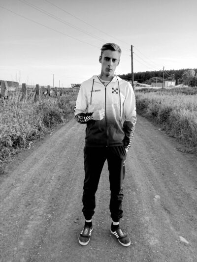  ,   Artyom, 24 ,   , 