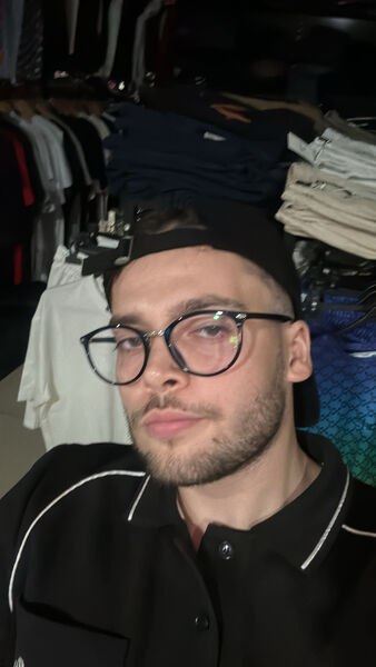  ,   Mert, 24 ,   ,   