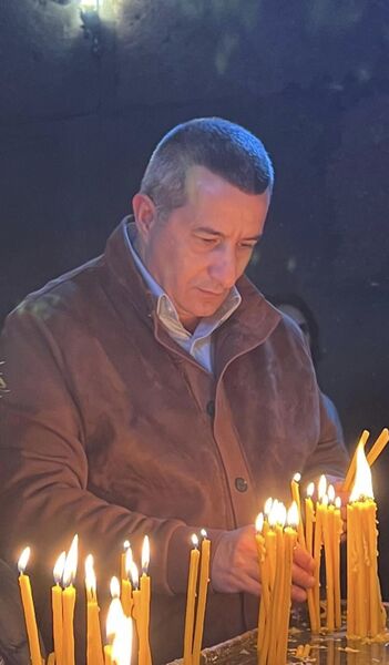  ,   Armen, 48 ,   ,   