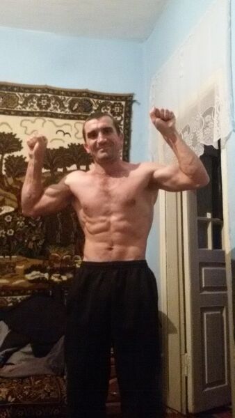  ,   Dimon, 43 ,  