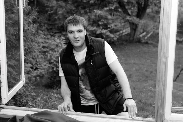  ,   Anton, 44 ,   ,   