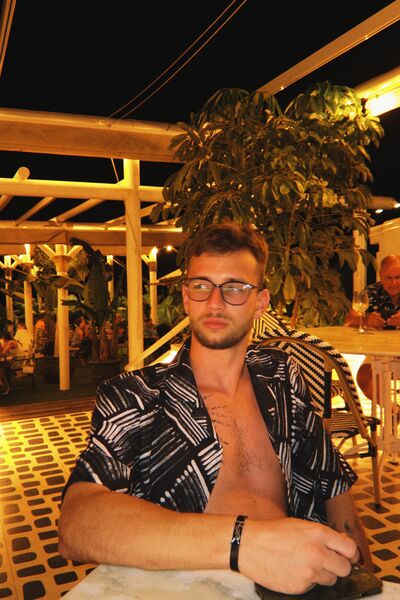  Sevilla,   Vlad, 23 ,   ,   , c 