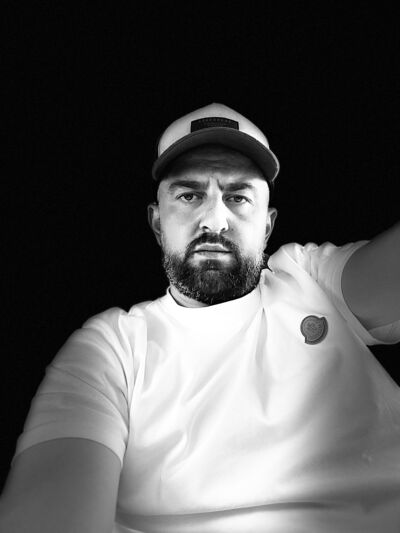  ,   Armen, 35 ,   ,   