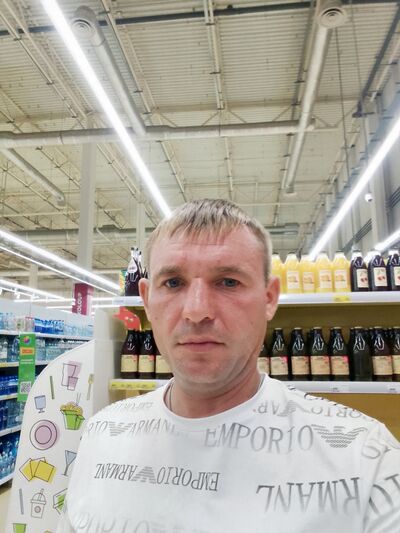  ,   Artem, 37 ,   ,   
