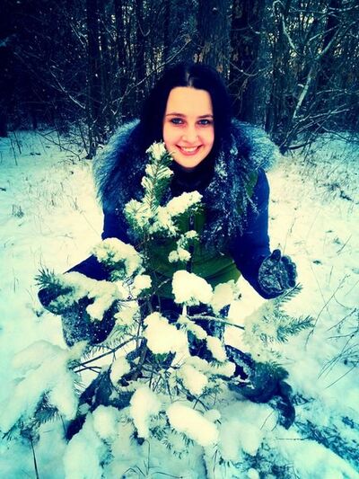 ,   Elena, 32 ,  